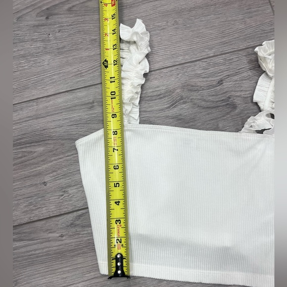 Aritzia Sunday best ruffle ribbed crop top - Picture 4 of 6